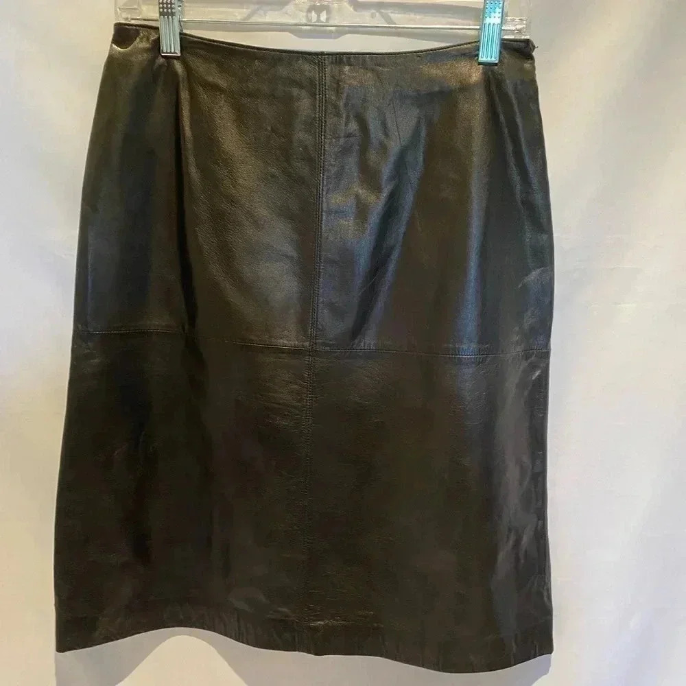 Ann Taylor Black Leather Knee Length Skirt, size 8P